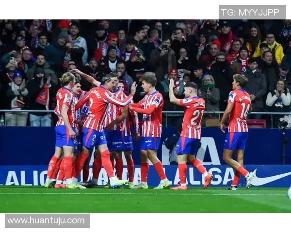 塞维利亚爆冷击败马竞，前锋火力全开助球队取得胜利