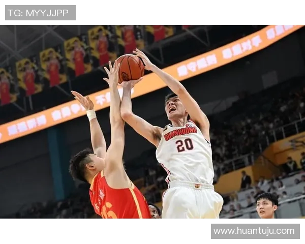 任骏飞领衔表现出色助力球队逆转胜利展现篮球场上的无限可能性